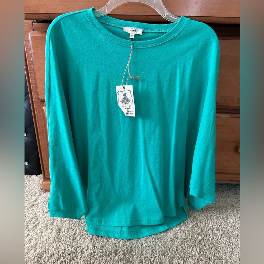 Easel Round Hem Top